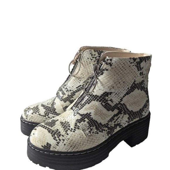 Seven7 Zoe Snake Print Front Pull Ring Zip Mem Foam Platform Bootie Size 8 NWT - Picture 5 of 9